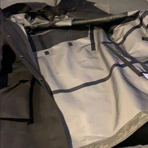 ‼️ lululemon Limited Edition Unisex Rain Jacket - Picture 12 of 12